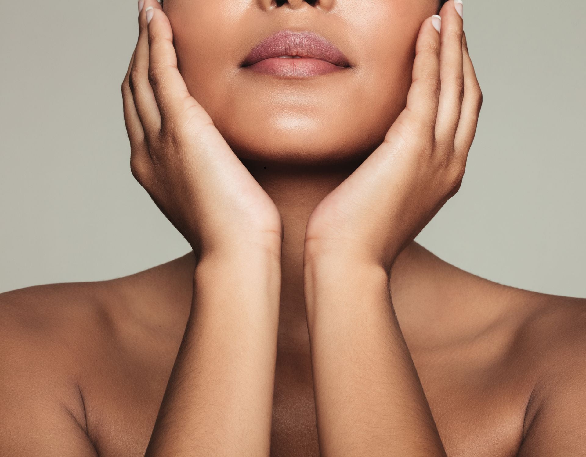 Personalize skincare routine based on your skin's elasticity, hydration and oiliness. Check how your skin responds to different cosmetics.